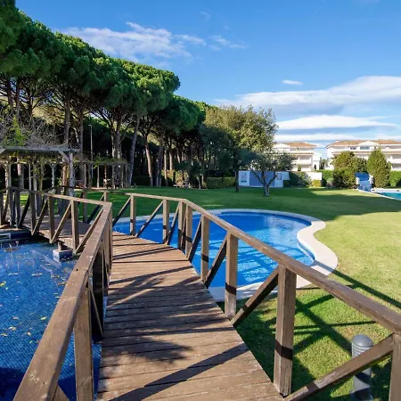 Charming Golf, Pool And Private Parking